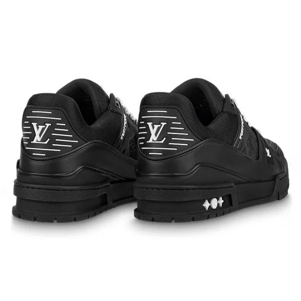 "LV All Black" trener