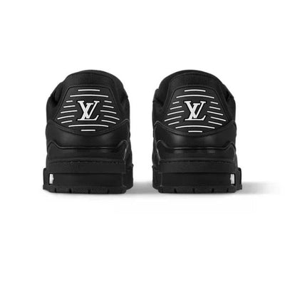 "LV All Black" trener