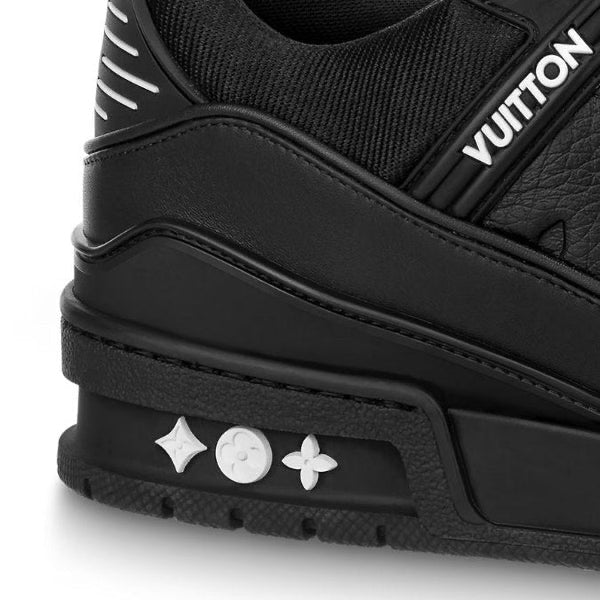 "LV All Black" trener