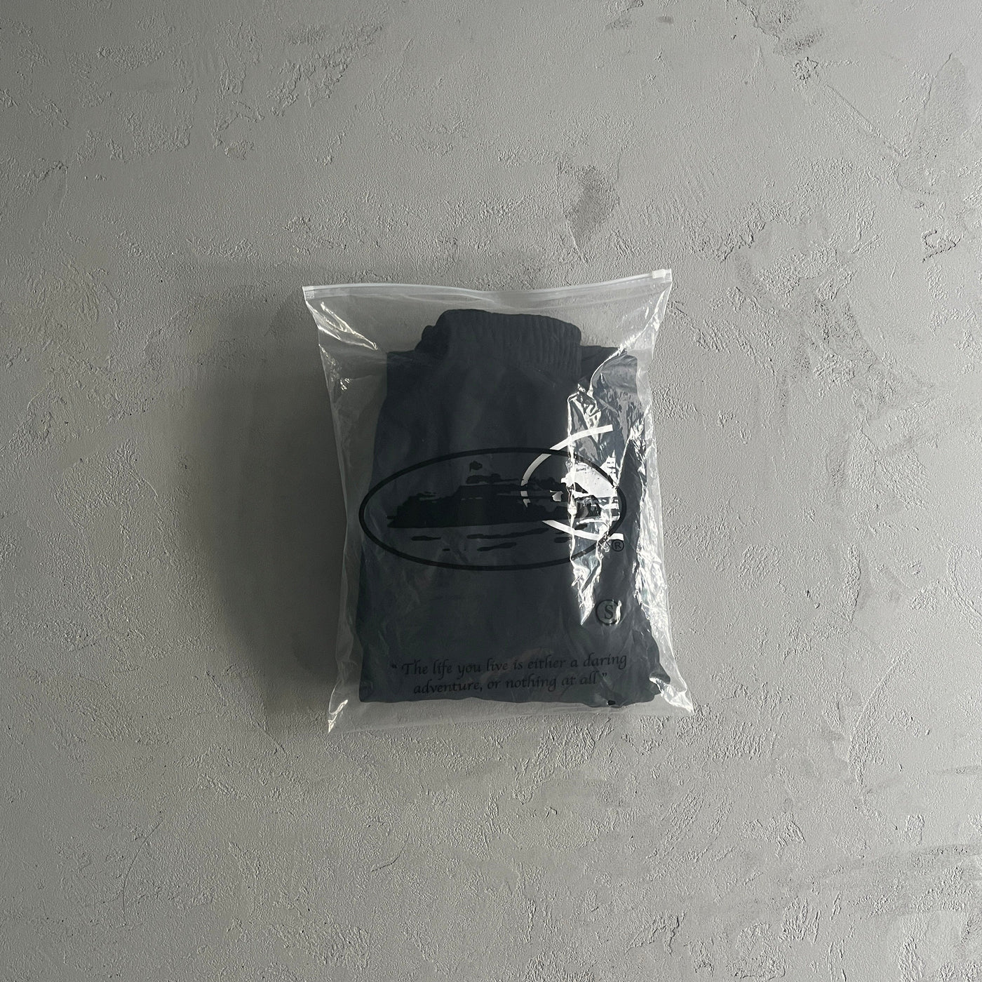 Tepláková souprava "Alcatraz" černá/bílá